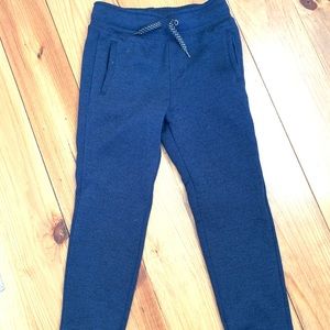 Boy’s navy blue Cat & Jack joggers size medium 8/10 sweat pants good condition